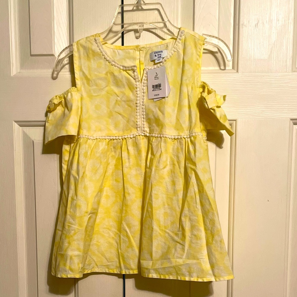 Crown & Ivy Springtime yellow top Size M